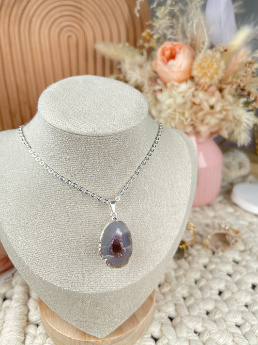 Agate Amethyst Geode Necklace (Silver)