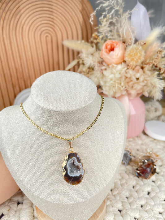 Agate Geode Necklace (Gold)