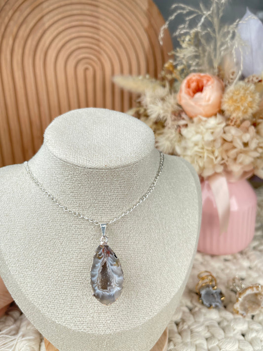 Agate Geode Necklace (Silver)